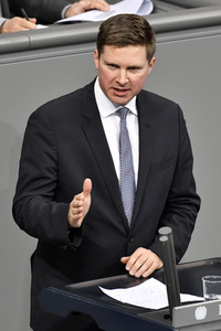 215. Sitzung des Deutschen Bundestages in Berlin