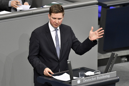 215. Sitzung des Deutschen Bundestages in Berlin