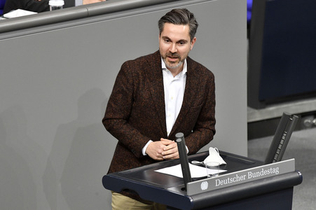 215. Sitzung des Deutschen Bundestages in Berlin