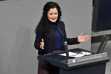 215. Sitzung des Deutschen Bundestages in Berlin