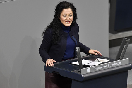 215. Sitzung des Deutschen Bundestages in Berlin