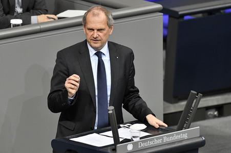 215. Sitzung des Deutschen Bundestages in Berlin