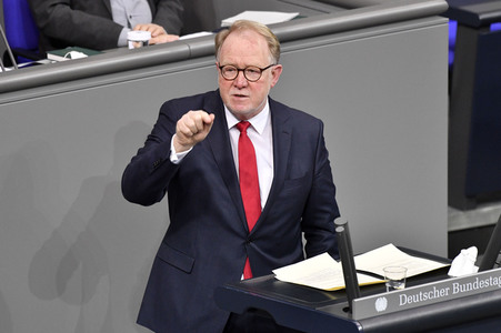 215. Sitzung des Deutschen Bundestages in Berlin