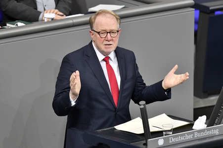 215. Sitzung des Deutschen Bundestages in Berlin