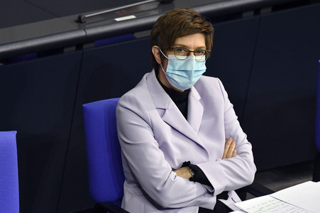 215. Sitzung des Deutschen Bundestages in Berlin