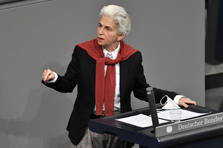 215. Sitzung des Deutschen Bundestages in Berlin