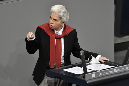 215. Sitzung des Deutschen Bundestages in Berlin