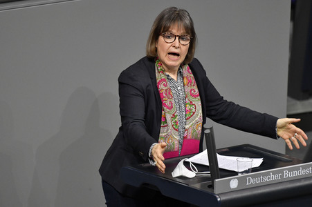 215. Sitzung des Deutschen Bundestages in Berlin