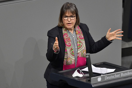 215. Sitzung des Deutschen Bundestages in Berlin