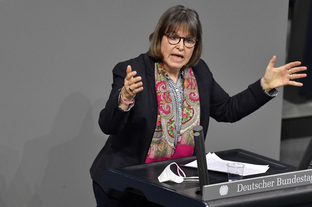 215. Sitzung des Deutschen Bundestages in Berlin