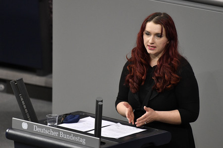 215. Sitzung des Deutschen Bundestages in Berlin