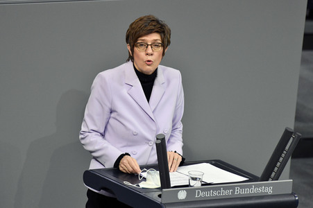 215. Sitzung des Deutschen Bundestages in Berlin