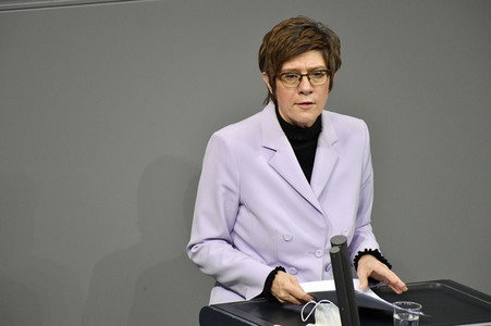 215. Sitzung des Deutschen Bundestages in Berlin