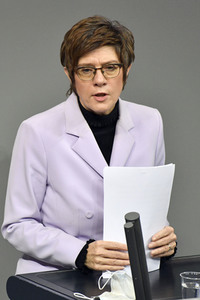 215. Sitzung des Deutschen Bundestages in Berlin