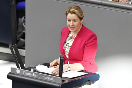 216. Sitzung des Deutschen Bundestages in Berlin