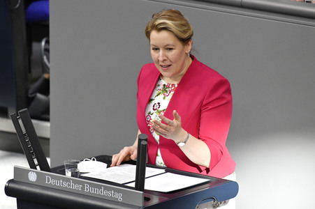 216. Sitzung des Deutschen Bundestages in Berlin