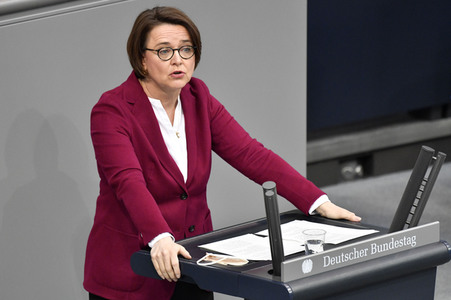 216. Sitzung des Deutschen Bundestages in Berlin