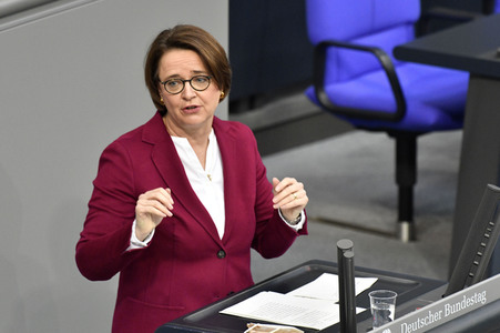 216. Sitzung des Deutschen Bundestages in Berlin