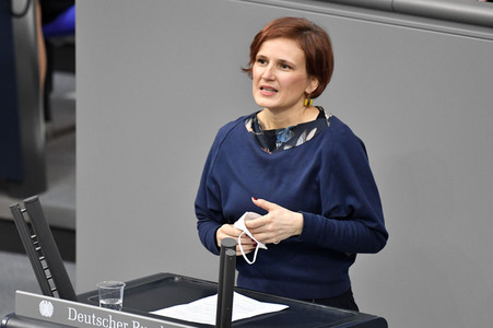 216. Sitzung des Deutschen Bundestages in Berlin