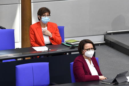 216. Sitzung des Deutschen Bundestages in Berlin