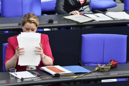 216. Sitzung des Deutschen Bundestages in Berlin