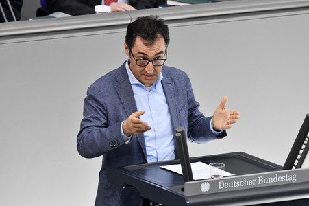 216. Sitzung des Deutschen Bundestages in Berlin