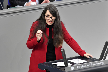 216. Sitzung des Deutschen Bundestages in Berlin