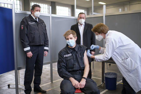 Priorisierte Impfung von Polizeibediensteten in Hannover