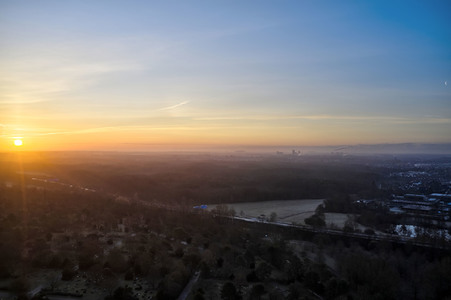 Sonne und Mond über Hannover
