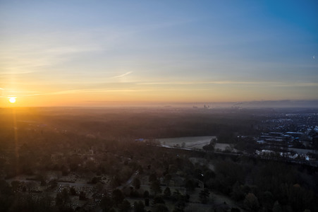 Sonne und Mond über Hannover