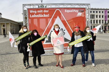 DGB-Aktion zum Equal Pay Day in Berlin