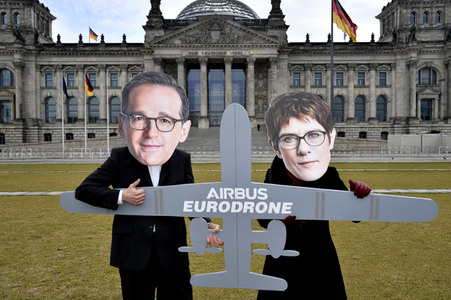 Protestaktion 'Keine Kampfdrohnen für die Bundeswehr!' in Berlin