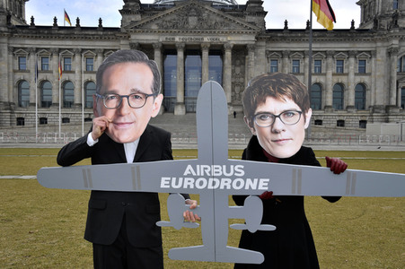 Protestaktion 'Keine Kampfdrohnen für die Bundeswehr!' in Berlin