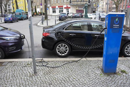 Symbolfoto Ladestation für Elektrofahrzeuge