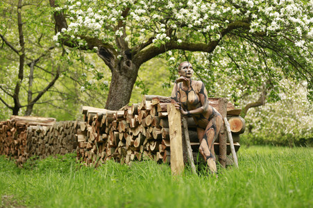 'Welttag des Holzes / World Wood Day'-Bodypainting