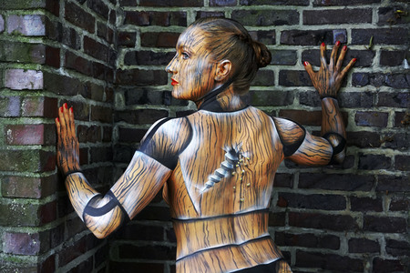 'Welttag des Holzes / World Wood Day'-Bodypainting