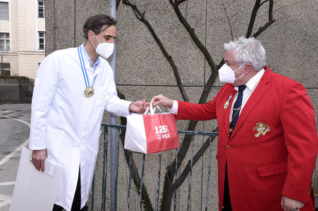 Spendenscheckübergabe an das Dr. von Haunersche Kinderspital in München