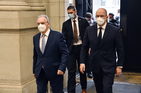 Fototermin mit Reiner Haseloff und Denys Schmyhal in Berlin