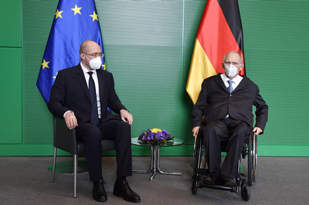 Fototermin mit Wolfgang Schäuble und Denys Schmyhal in Berlin
