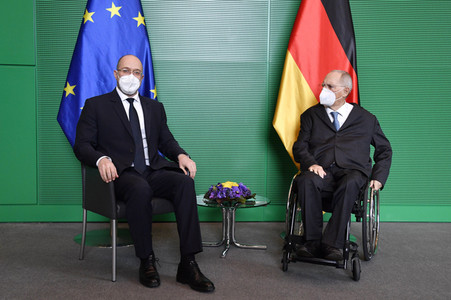 Fototermin mit Wolfgang Schäuble und Denys Schmyhal in Berlin
