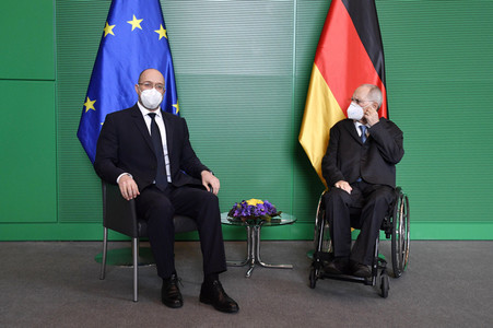 Fototermin mit Wolfgang Schäuble und Denys Schmyhal in Berlin