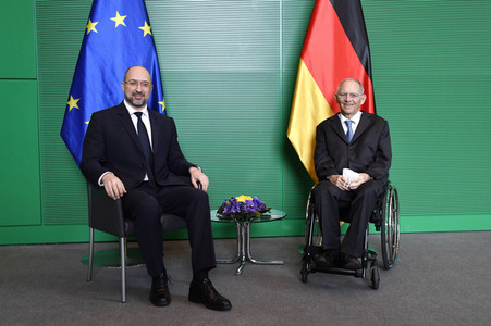 Fototermin mit Wolfgang Schäuble und Denys Schmyhal in Berlin