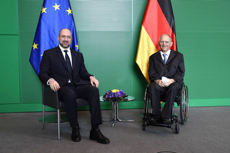 Fototermin mit Wolfgang Schäuble und Denys Schmyhal in Berlin