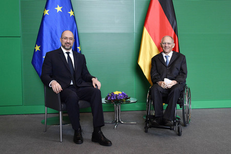 Fototermin mit Wolfgang Schäuble und Denys Schmyhal in Berlin