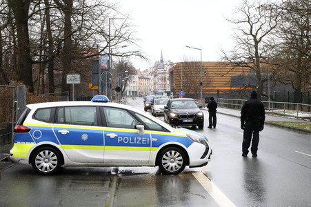 Kontrolle des Grenzverkehrs am Grenzübergang Görlitz - Zgorzelec