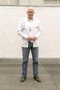 Peter Tschentscher bei der Arbeit im Impfzentrum in Hamburg