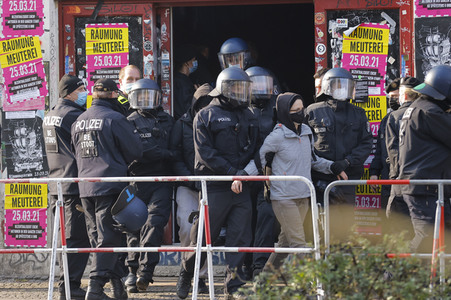 Räumung der Kiezkneipe 'Meuterei' in Berlin