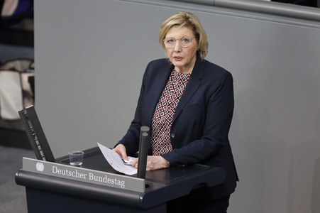 217. Sitzung des Deutschen Bundestages in Berlin