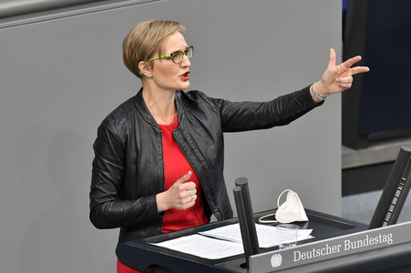 218. Sitzung des Deutschen Bundestages in Berlin