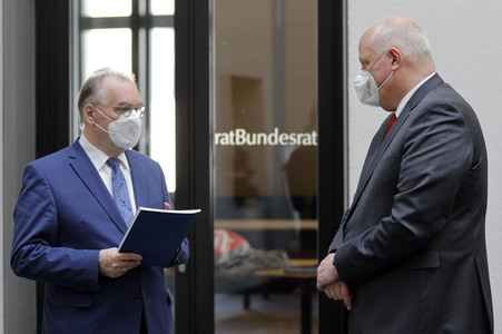 Übergabe des Tätigkeitsberichts zum Datenschutz in Berlin